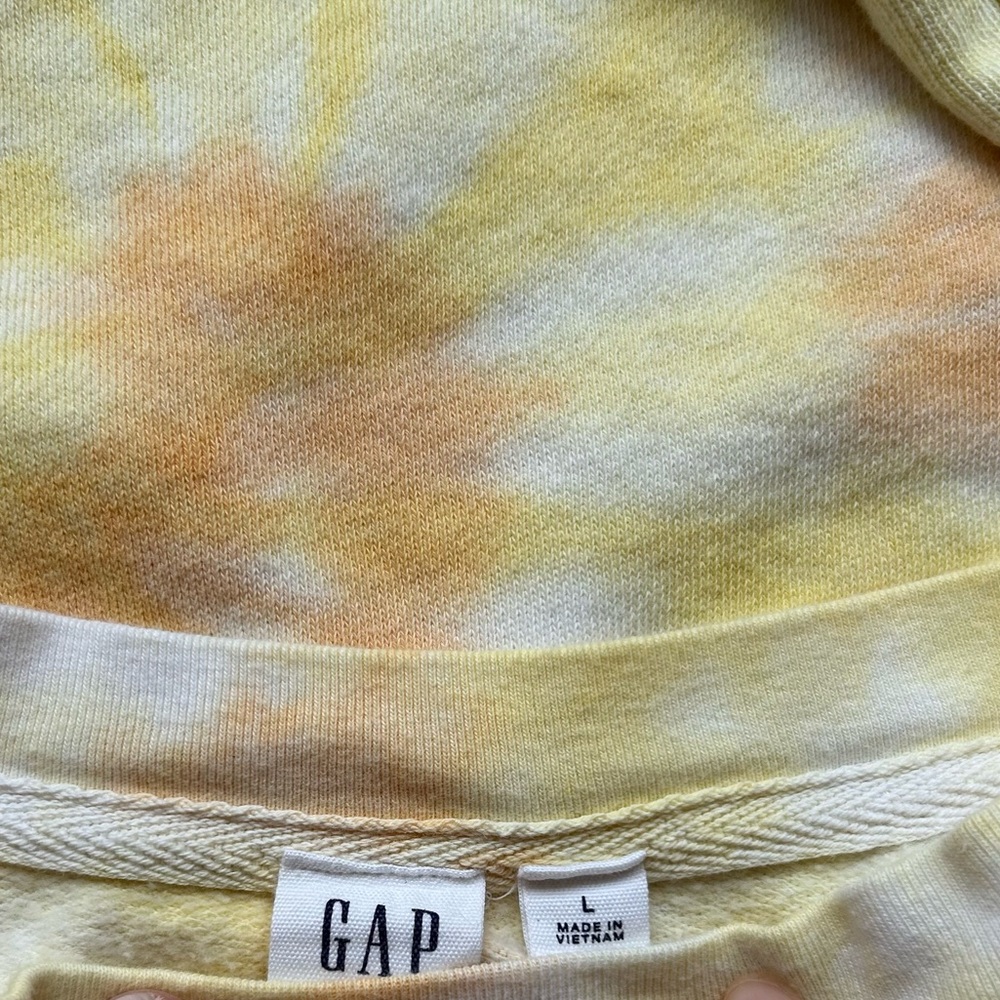 GAP Tie-Dye Spiral Short Sleeve Sweatshirt Size Large in GUC - Picture 6 of 7